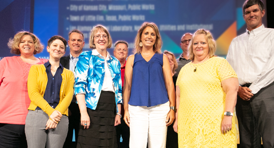 APWA chapter members attend a conference together